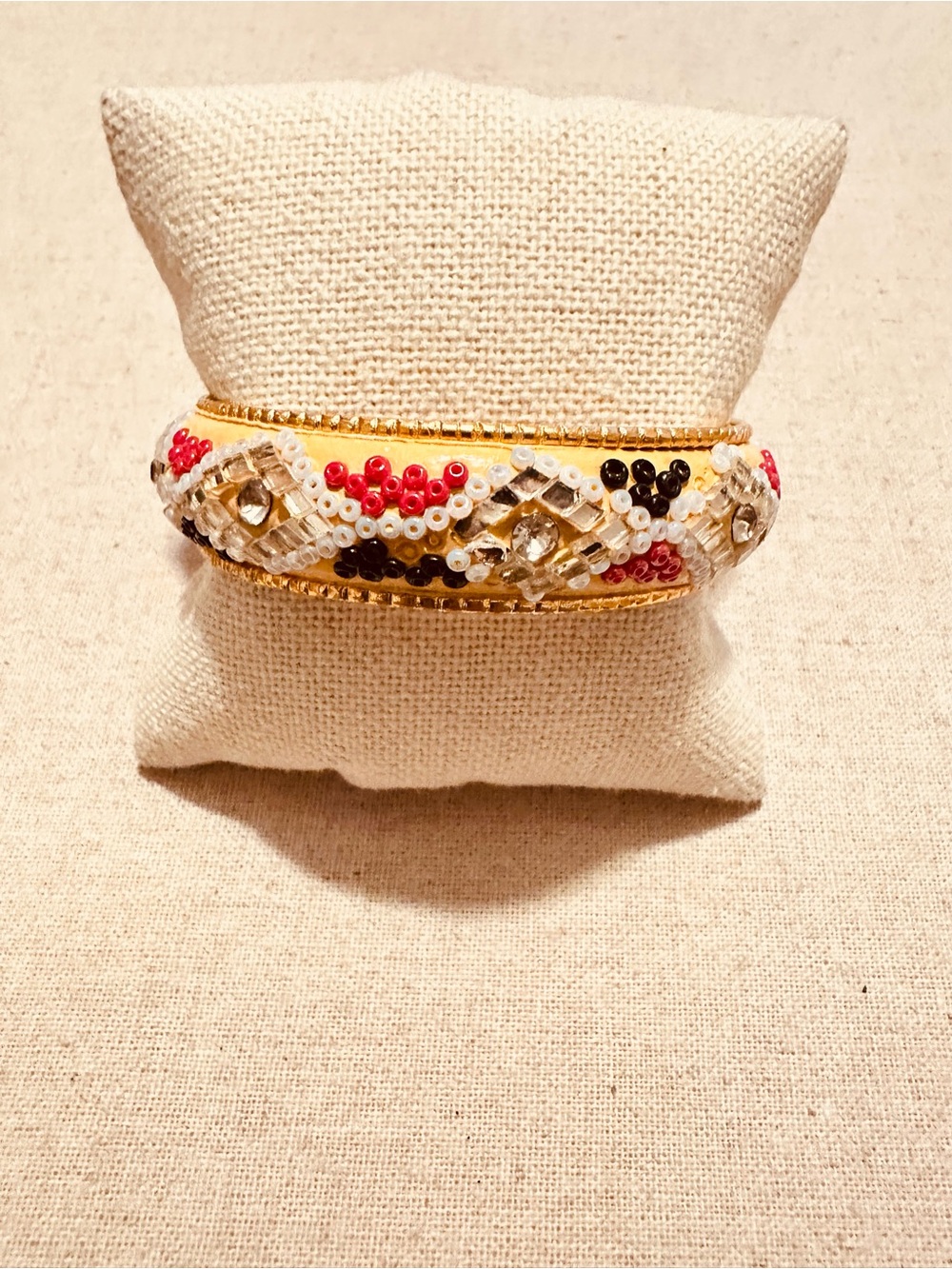 Vintage | Bracelet | Vintage Stone & Beaded Red Black White Embellished Bangle